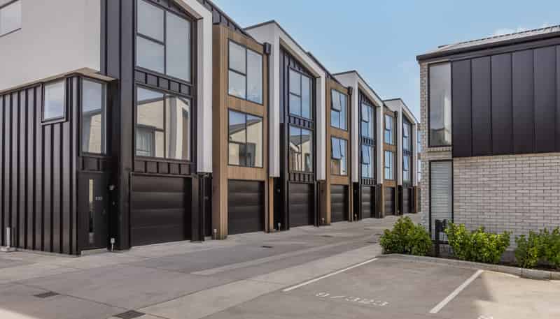 2/333 Lincoln Road, Addington