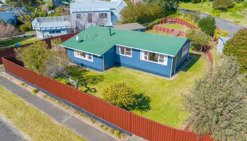 13 Hicks Crescent, Waikanae Beach
