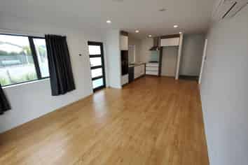 77A Fifth Avenue, Enderley
