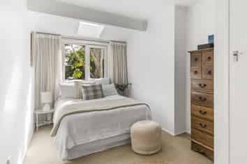 43b Aeroview Drive, Beach Haven