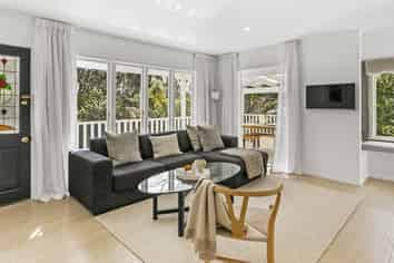 43b Aeroview Drive, Beach Haven