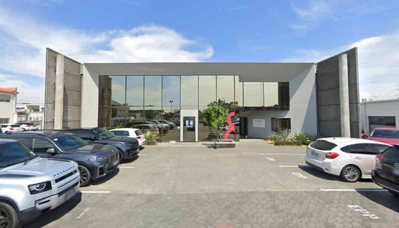 207 Avenue Road East, Hastings