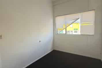 Affordable Warehouse Space in Penrose!