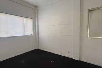 Affordable Warehouse Space in Penrose!