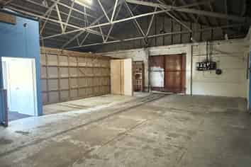 Affordable Warehouse Space in Penrose!