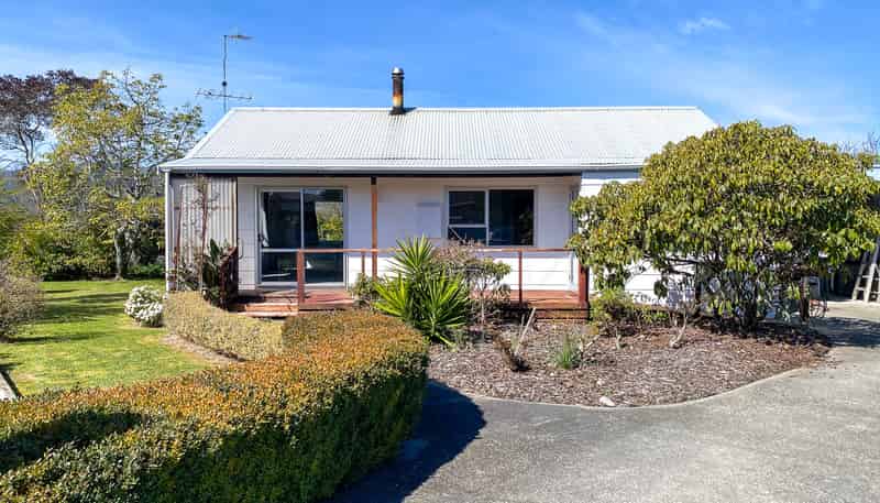 108 Commercial Street, Takaka