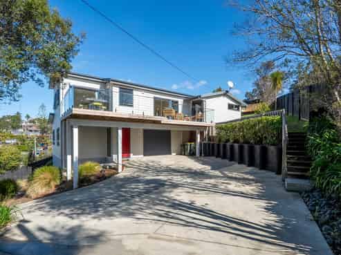 22 Maori Hut Road, Red Beach