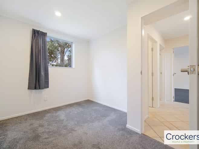 2/75 Atkinson Road, Titirangi
