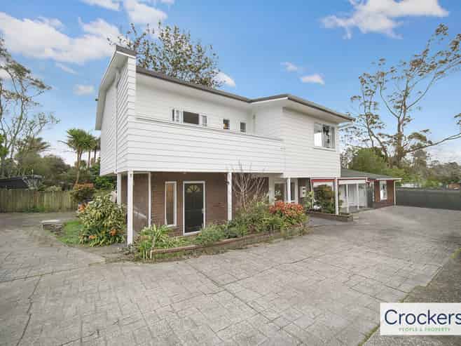 2/75 Atkinson Road, Titirangi