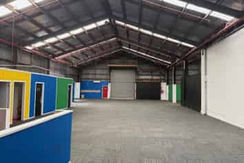 3 Bay Workshop in Porirua 