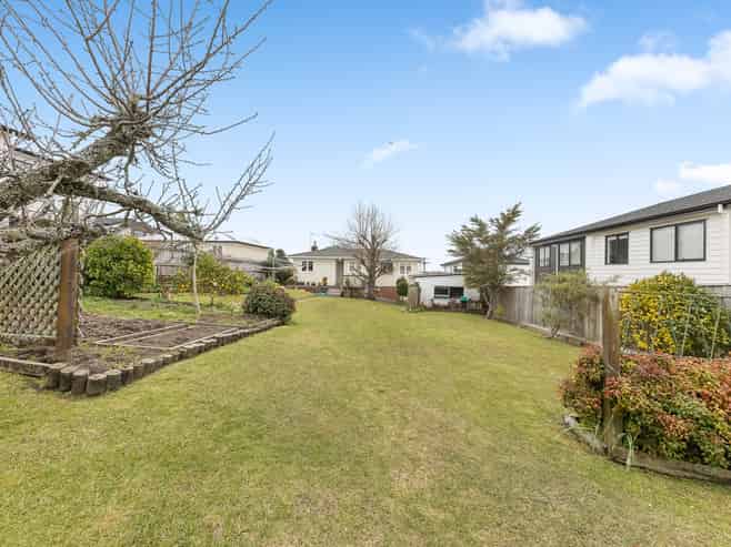 5 Valron Road, Te Atatu South