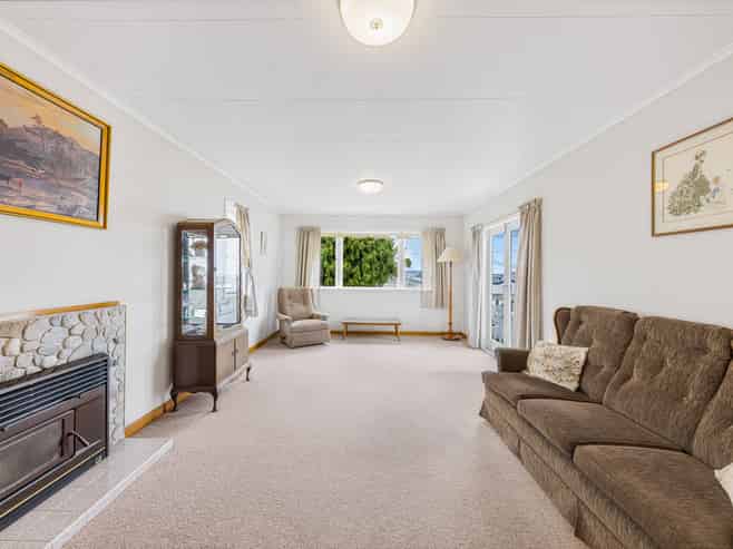 5 Valron Road, Te Atatu South
