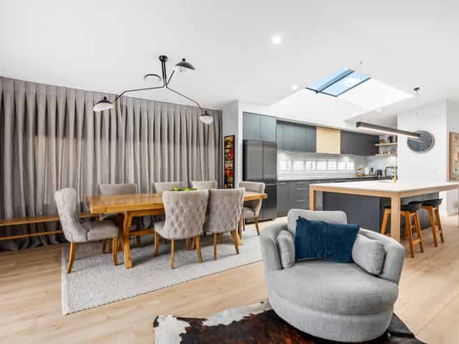 2/908 River Road, Queenwood
