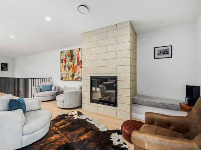 2/908 River Road, Queenwood