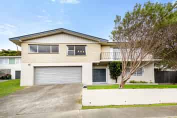 11 Camellia Terrace, Maungaraki