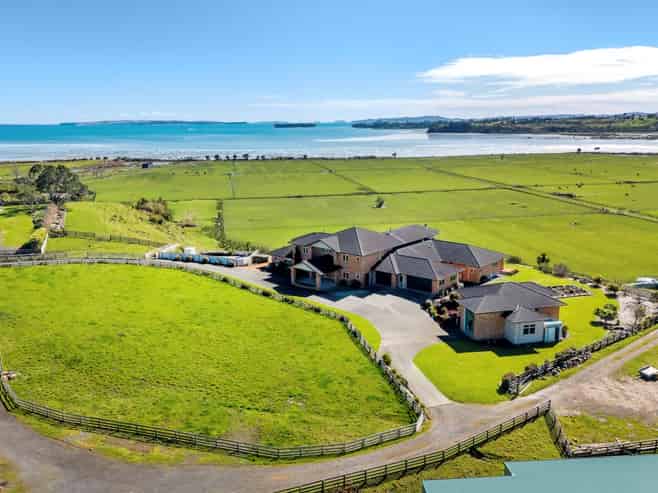 48 Porterfield Road, Whitford