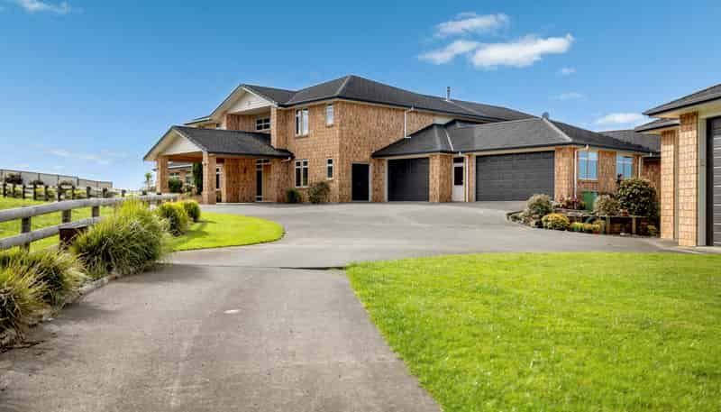 48 Porterfield Road, Whitford