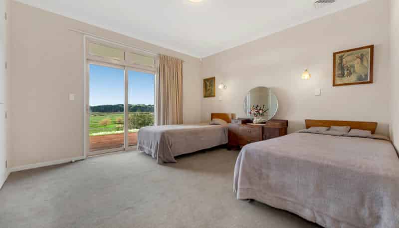 48 Porterfield Road, Whitford