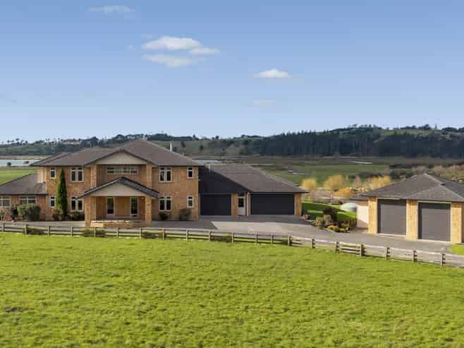 48 Porterfield Road, Whitford