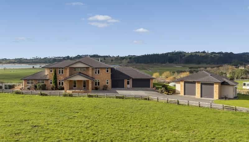 48 Porterfield Road, Whitford