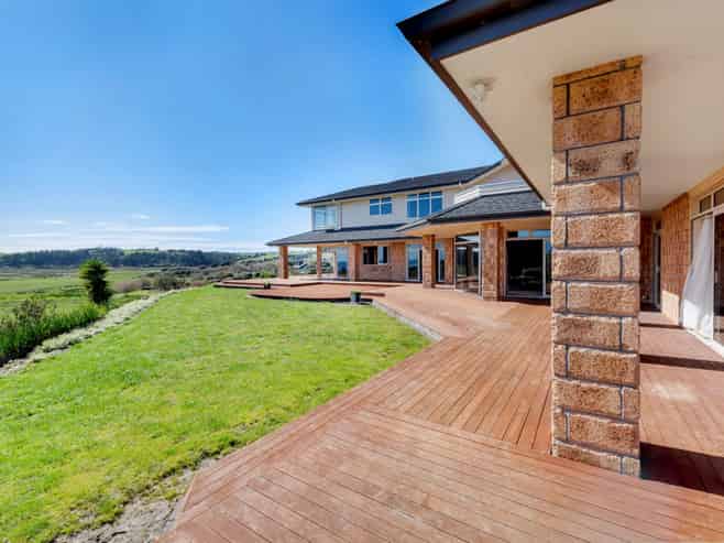 48 Porterfield Road, Whitford