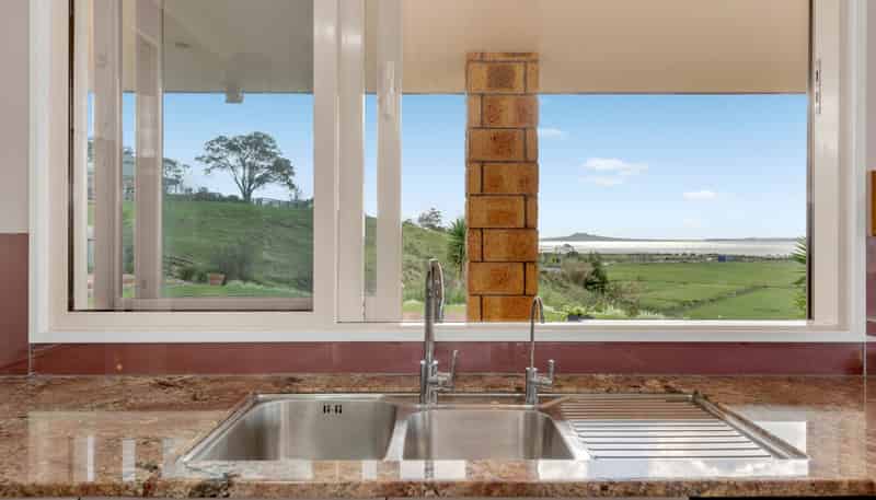 48 Porterfield Road, Whitford