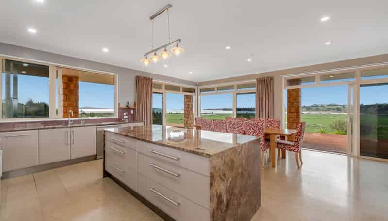 48 Porterfield Road, Whitford