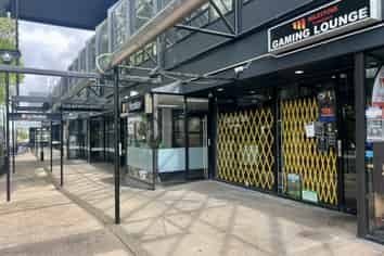 Busy Mount Albert Retail/Office – 96m2