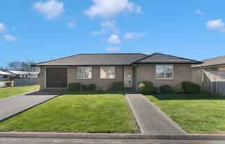 12 Tarata Grove, Lansdowne