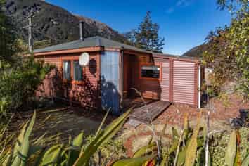 13 Sunshine Terrace, Arthur's Pass