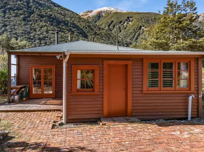 13 Sunshine Terrace, Arthur's Pass