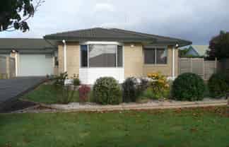 A/4 Grosvenor Place, Katikati