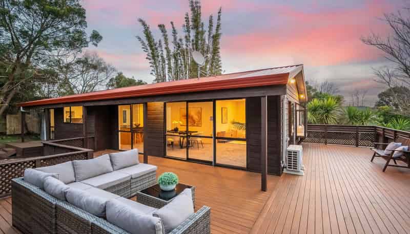 10 Outlook Road, Greenhithe