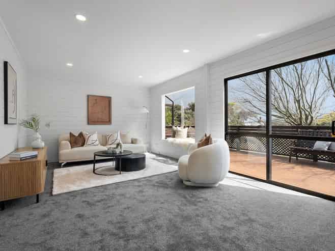 10 Outlook Road, Greenhithe