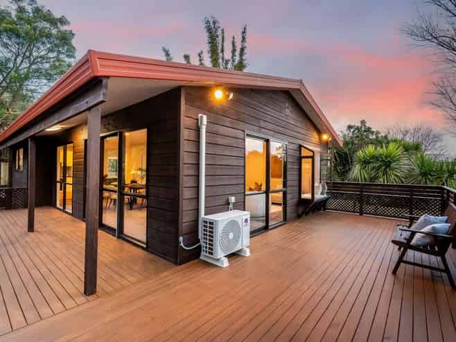 10 Outlook Road, Greenhithe