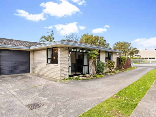 1/50 Vivian Wilson Drive, Eastern Beach