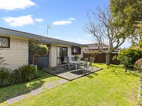1/50 Vivian Wilson Drive, Eastern Beach