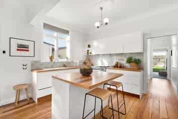 187 Onepu Road, Lyall Bay