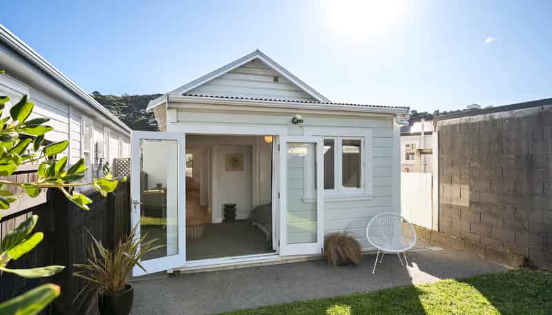 187 Onepu Road, Lyall Bay