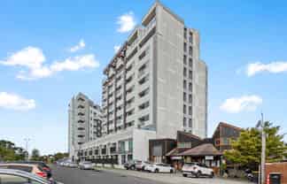 1005/8 Waikumete Road, Glen Eden
