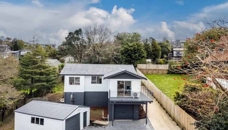 10 Tableau Place, Totara Vale