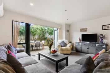 3/102 Greenhithe Road, Greenhithe