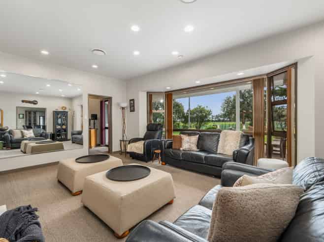 537 No 1 Line, Longburn