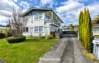 26 Shanly Street, Brown Owl