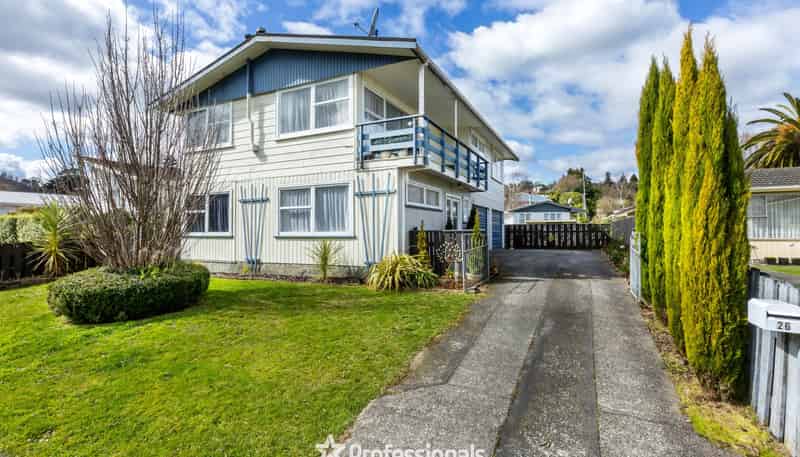 26 Shanly Street, Brown Owl