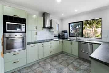 223 Hill Road, The Gardens