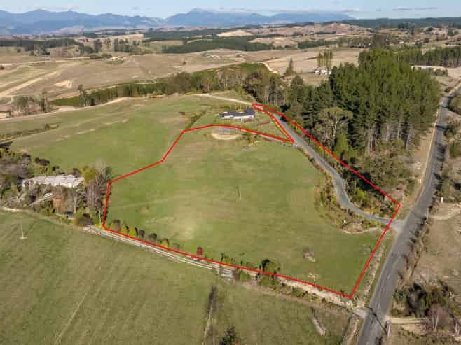 167 Dominion Road, Mahana