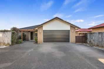 54 Oriental Parade, Papamoa