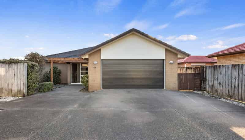 54 Oriental Parade, Papamoa