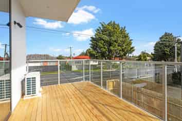 2/2A Cambridge Road, Manurewa